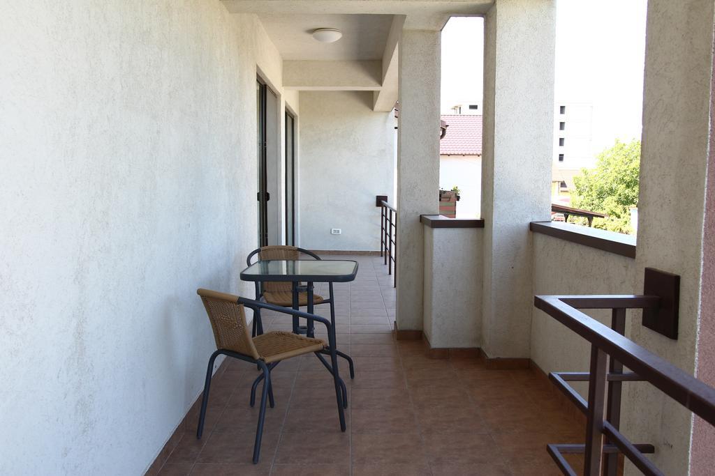 M13 Apartments Navodari Exterior photo